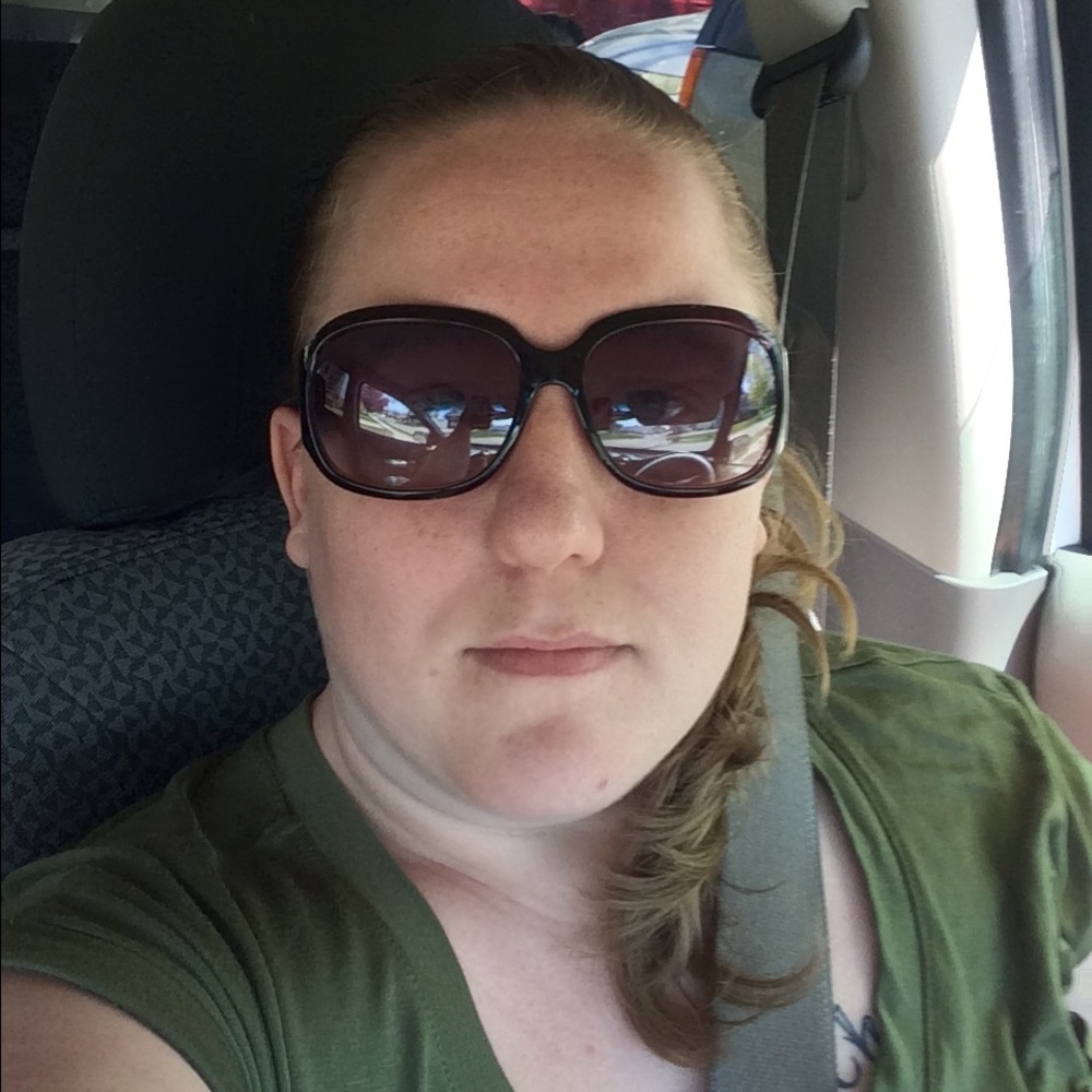 Meet your Posher, Melissa