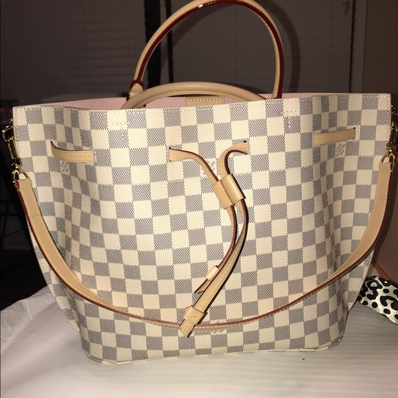 Louis Vuitton Girolata Azur authentic - Picture 1 of 4