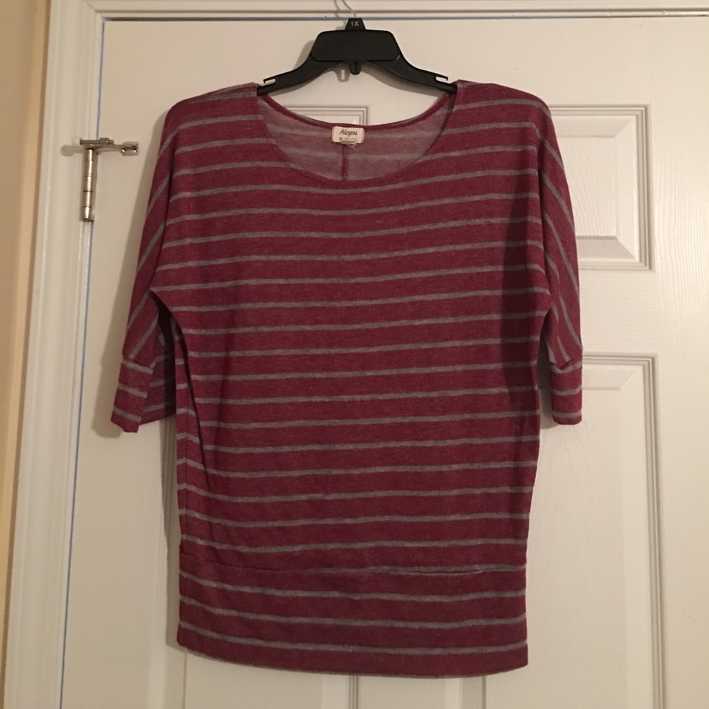 Burgundy and gray top, size 1xl, fits like a l/xl