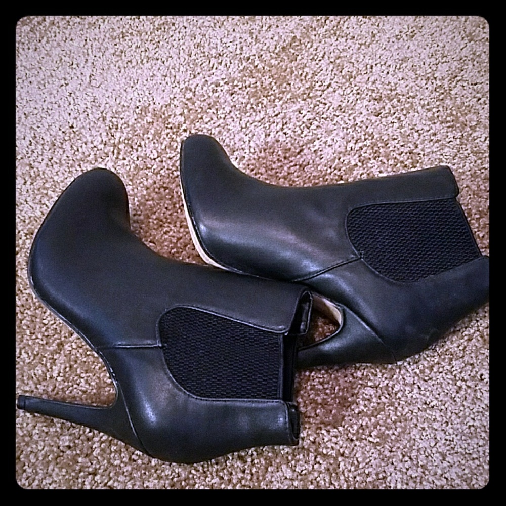 Aldo ankle length shoes - brand new