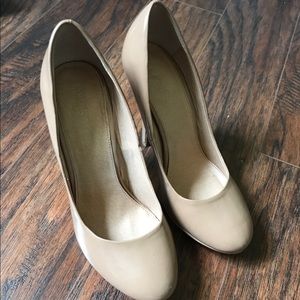 Nude Collin Stuart Pumps