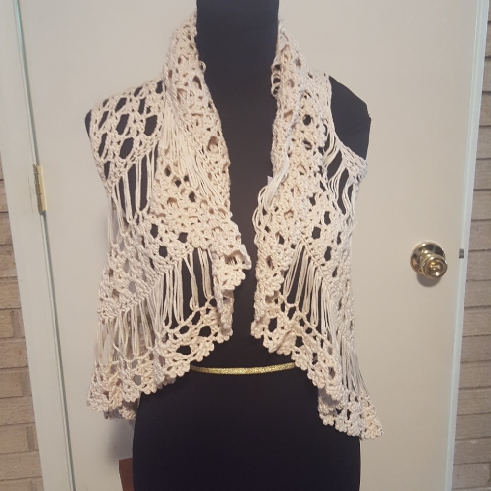 Gorgeous crotched Awake corture vest as sm