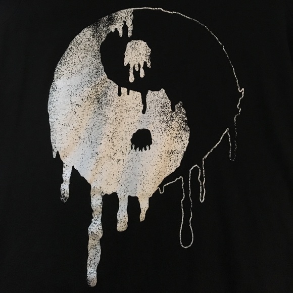Yin-Yang Graphic Tee - Picture 2 of 2