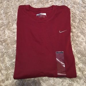 Nike Sports Tee - Dri Fit Maroon Large