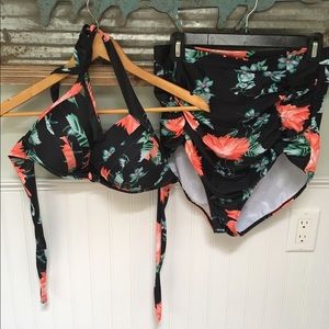 High waisted vintage style bikini.