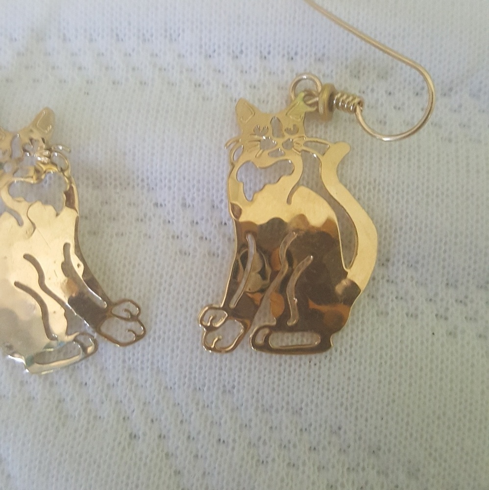 Wild Bryde Cat earrings