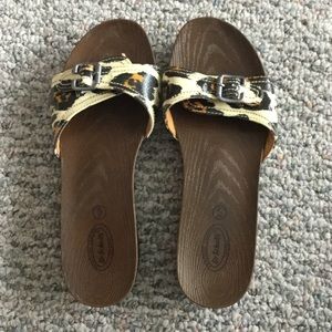Dr. Scholl's leopard slide sandals!!