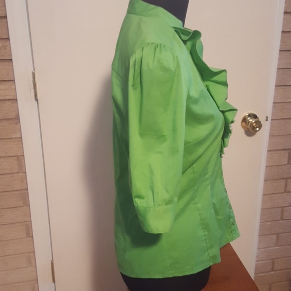 Vibrant green button down blouse by Bebe - Picture 2 of 3