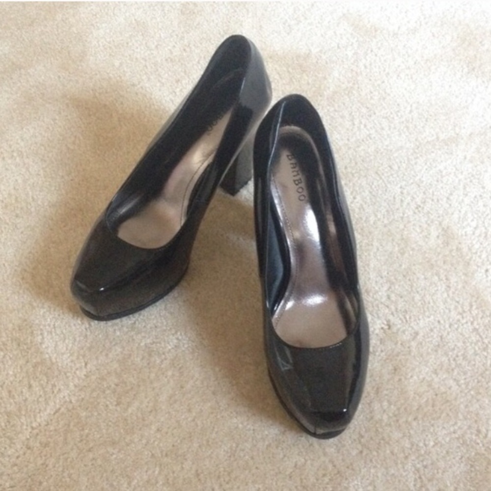 Patent leather chunky pumps