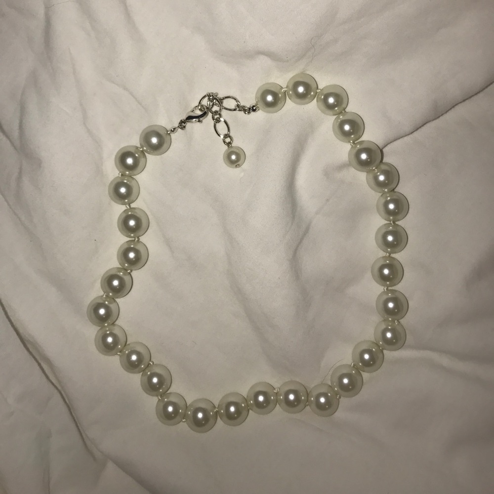 Large pearl necklace