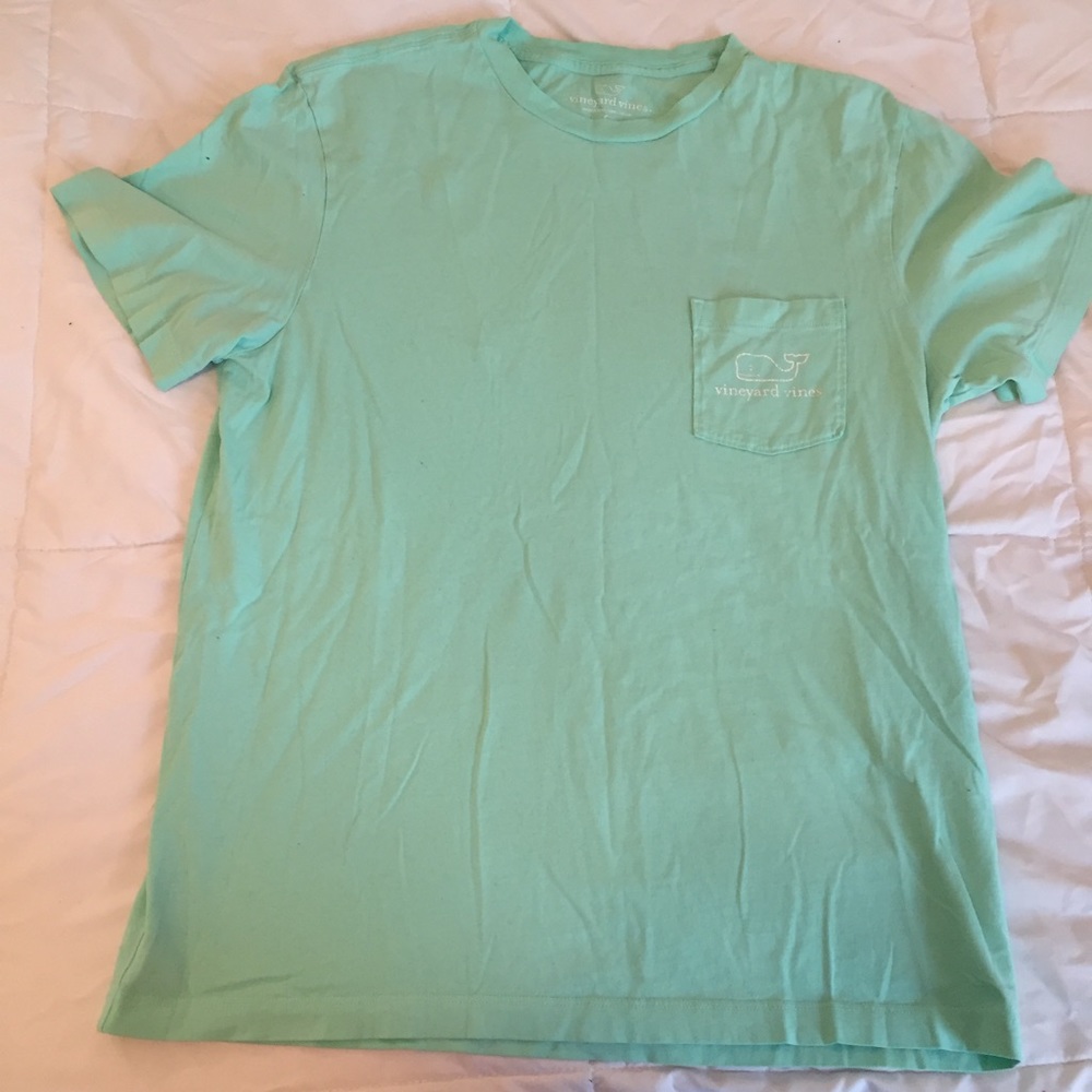 Vineyard Vines frocket tshirt