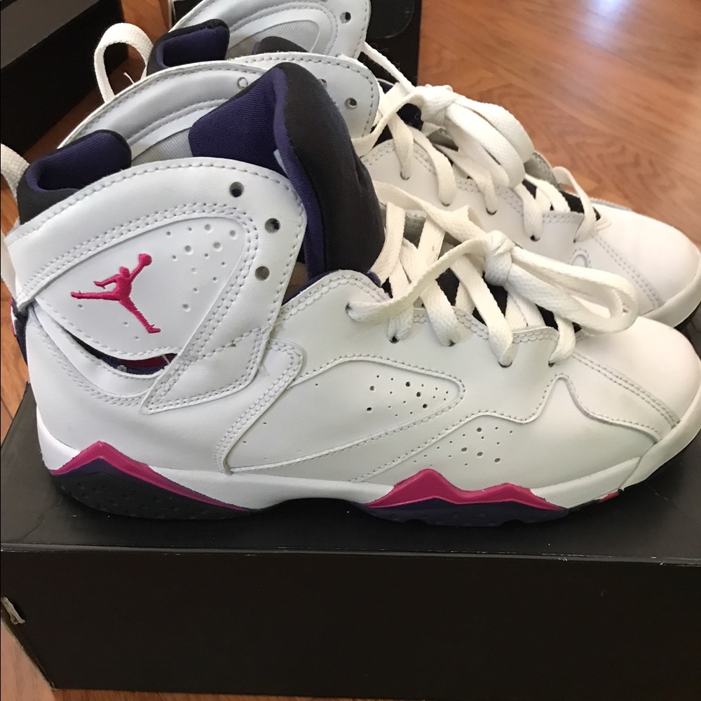 Air Jordan Retro 7.