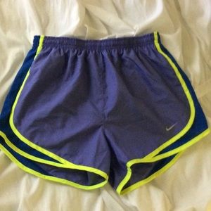 NEW W/O TAGS- Women's Nike Shorts Size Small