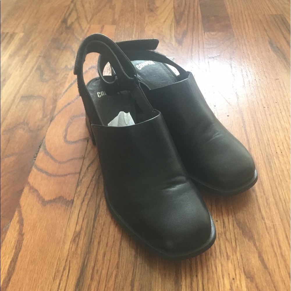 !On trend Camper Size 37 / 7 Black Karolina Mules!