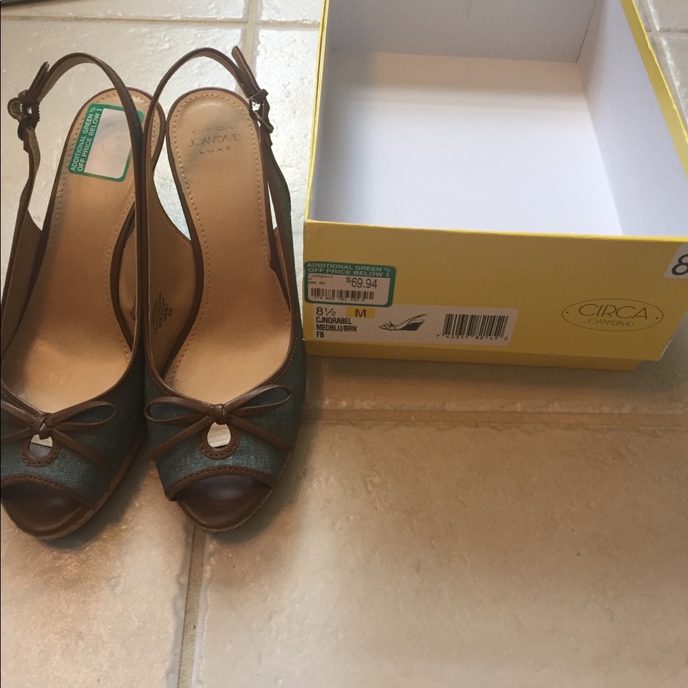 Women's 8.5 wedges! Never worn! Circa Joan&David