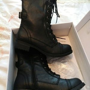 Meet your Posher, Consuelo