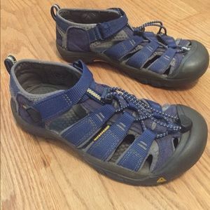 Boys Keen shoes