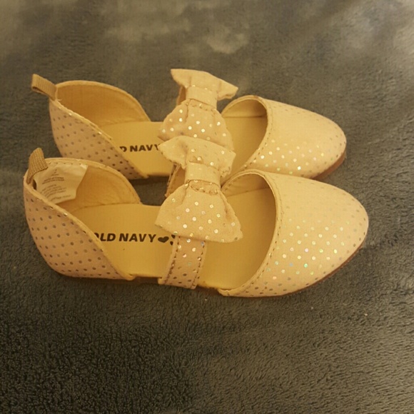 OLD NAVY SILVER POLKA DOT FLATS WITH BOW SIZE 7 - Picture 2 of 4