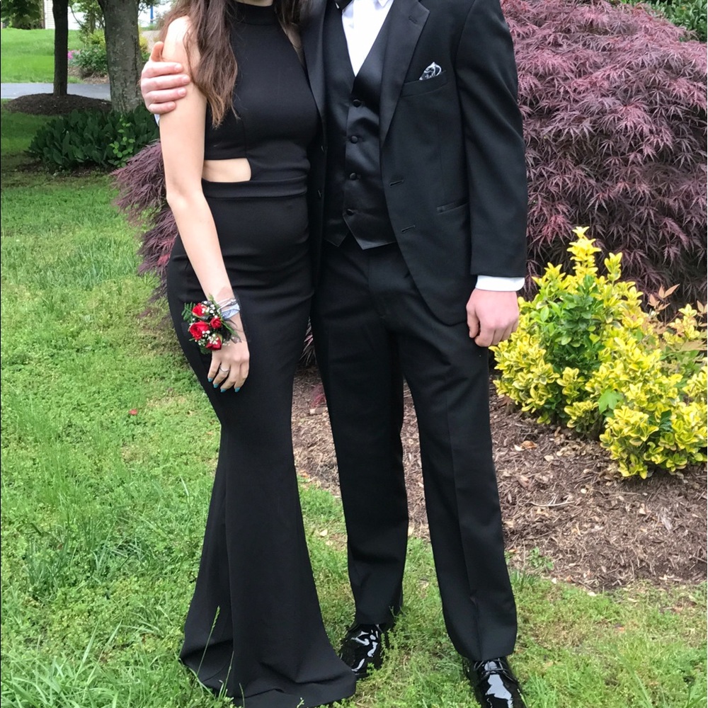 Black prom dress
