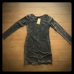 ✨NWT✨ Divided by H&M Long Sleeve Bodycon Dress