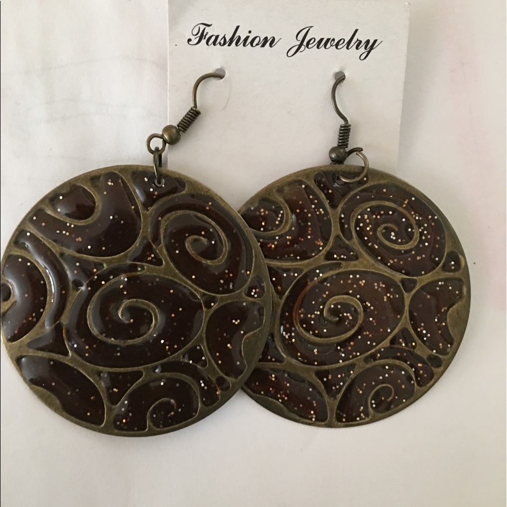Brown shiny earrings