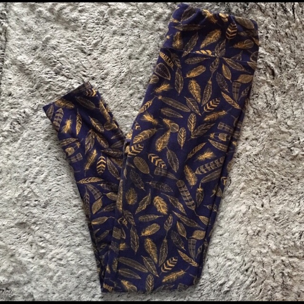 Feather leggings 🦄 HTF OS