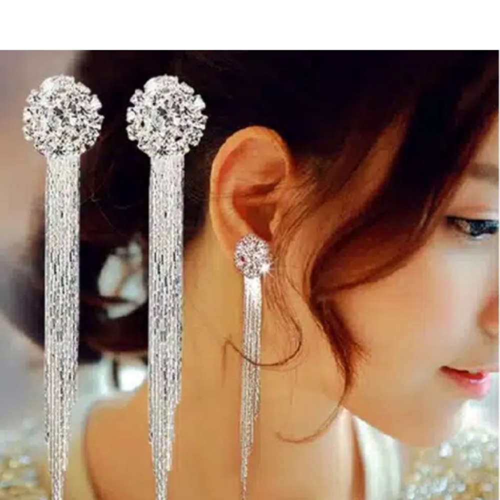 Amazing beautiful earring.
