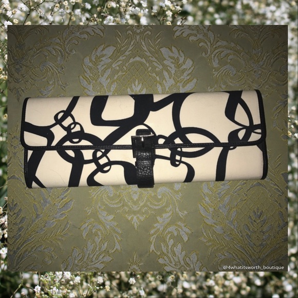 Trina Turk Handbags - 💜NWOT Trina Turk Clutch