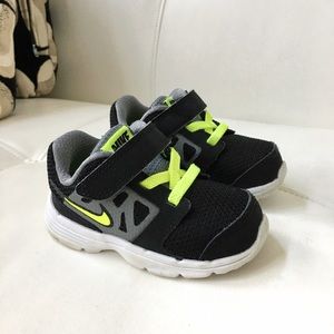 Nike Toddler Boy Shoes Size 6 - Used