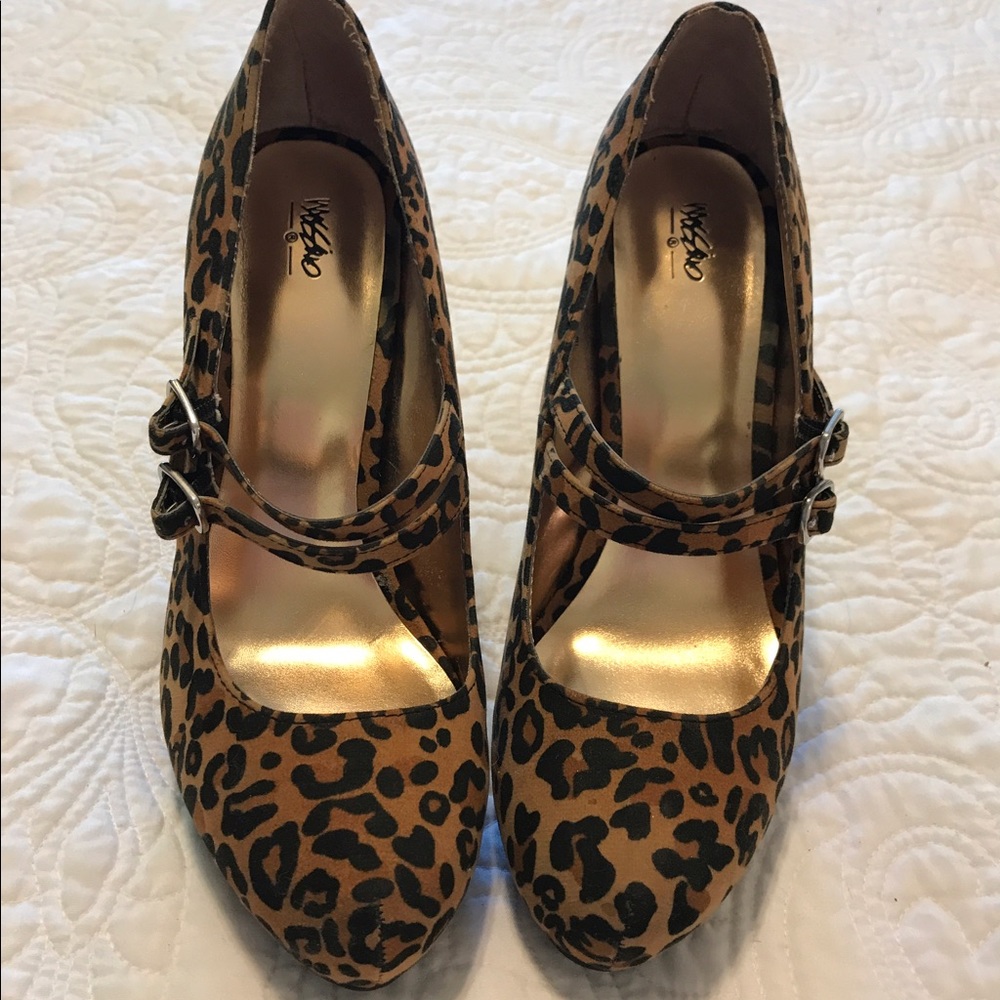 NWOT Mossimo Leopard Print Heels Size 8