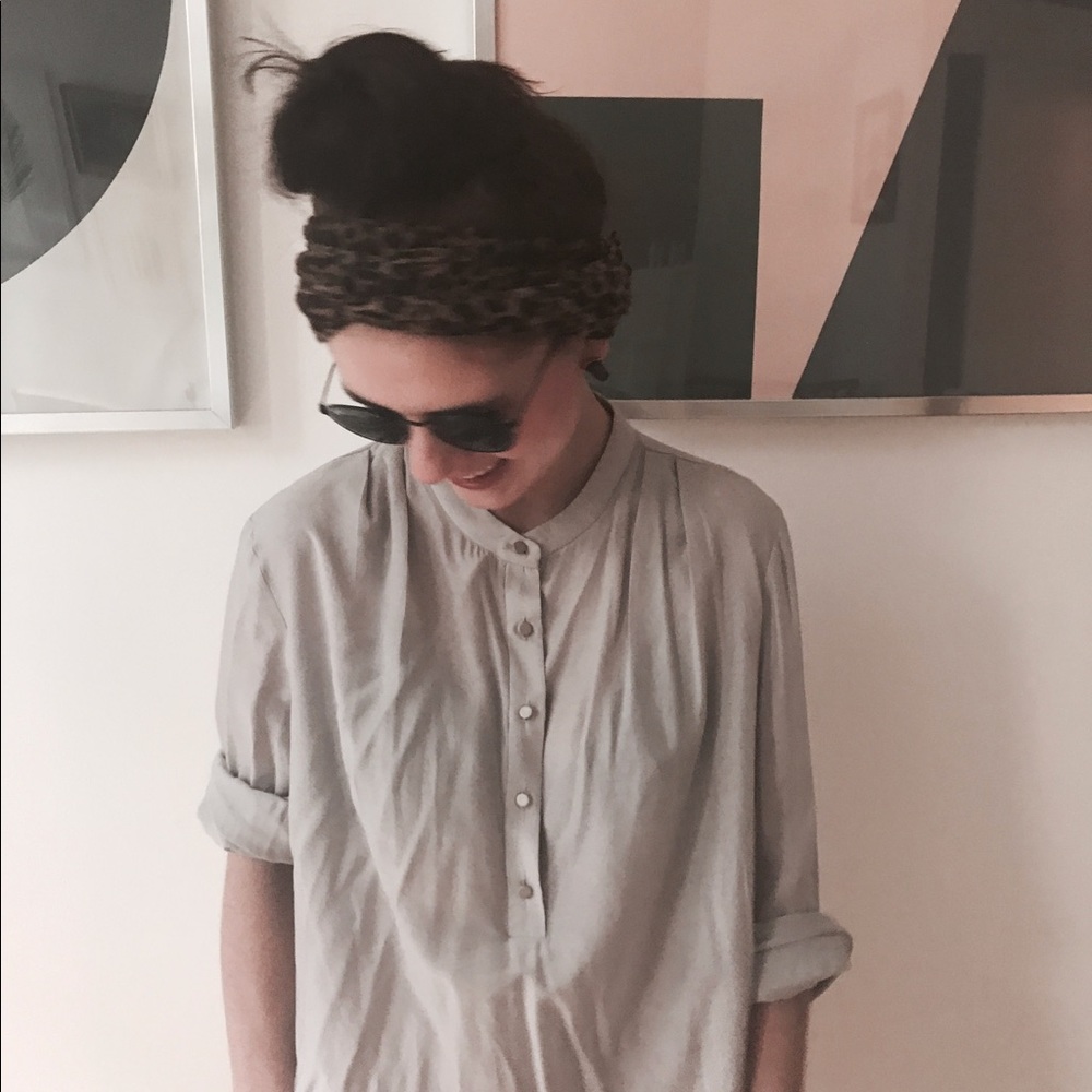 Light fabric, grey shirt with mao collar