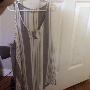 Juniors sleeveless shirt