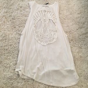 Skull tank