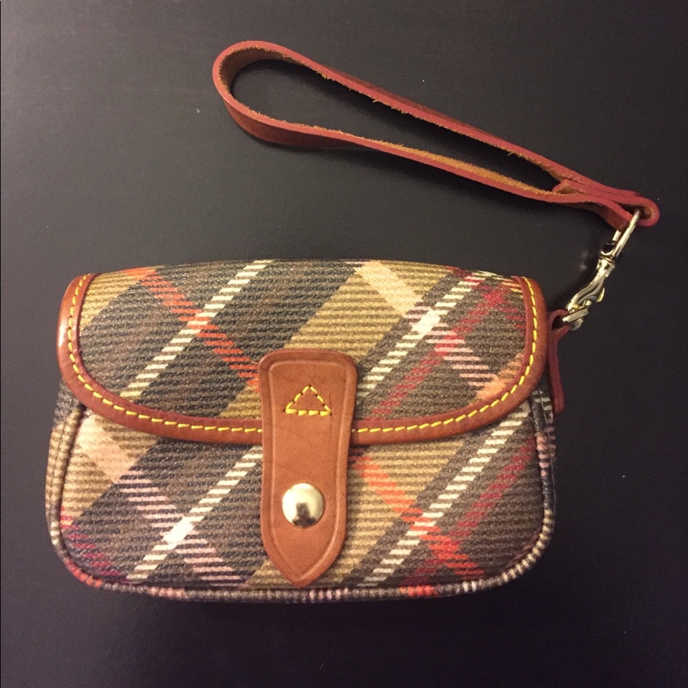 Dooney & Bourke Checker Wristlet