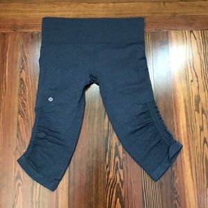 Lululemon dark blue crop leggings - sz 8