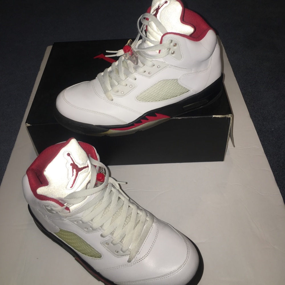 Jordan retro 5 fire red grey tongue size 10