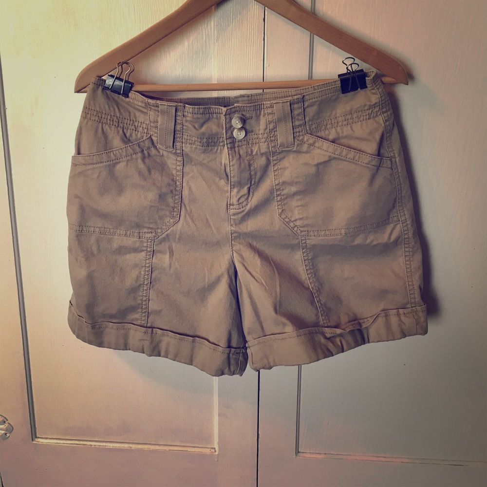 Corduroy khaki shorts