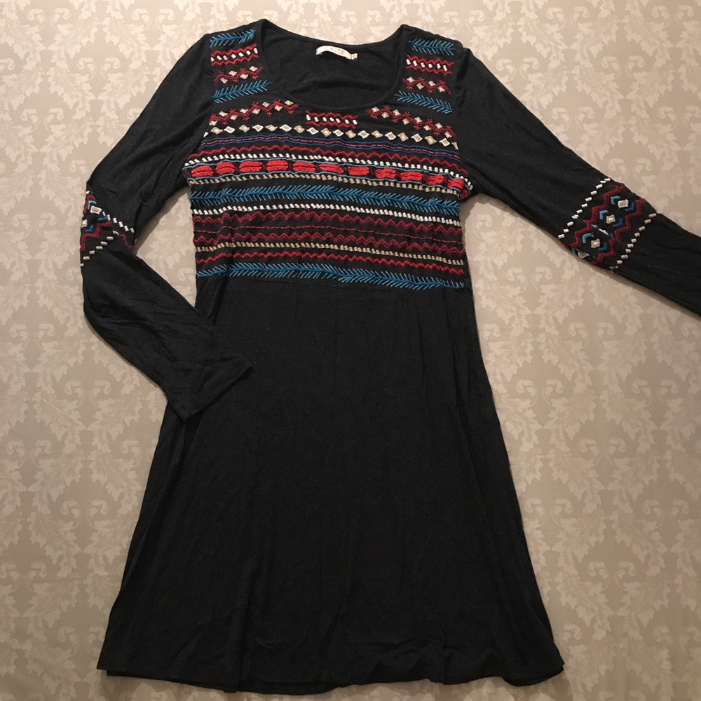 🚨 MOVING SALE! Embroidered Aline dress.