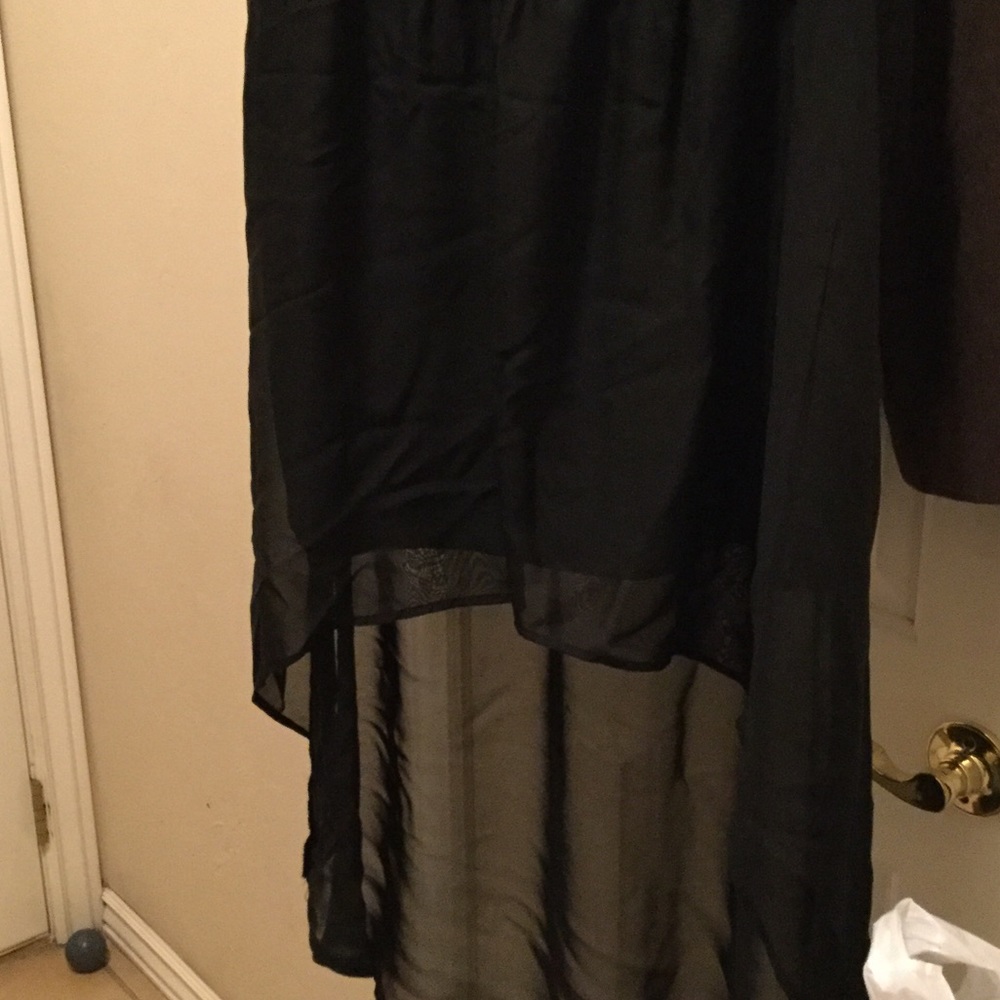 Black high low skirt