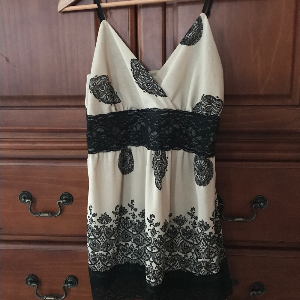 White House Black Market Top