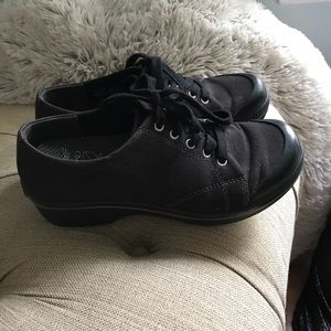 Dansko black canvas shoes