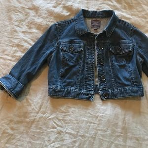 Cropped denim jacket