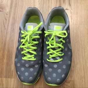 Nike shinny yellow and cute dots training sneakers
