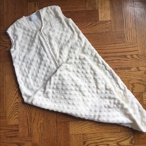 Halo plush dot sleep sack/wearable blanket