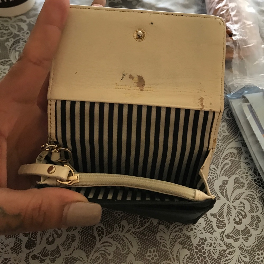 Kate Spade - Picture 2 of 6