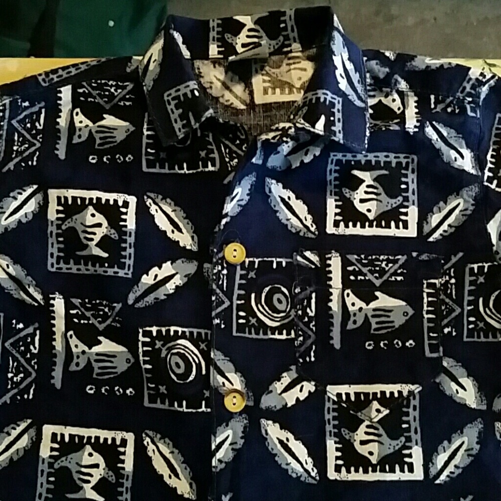 Boy's button down short-sleeved shirt.