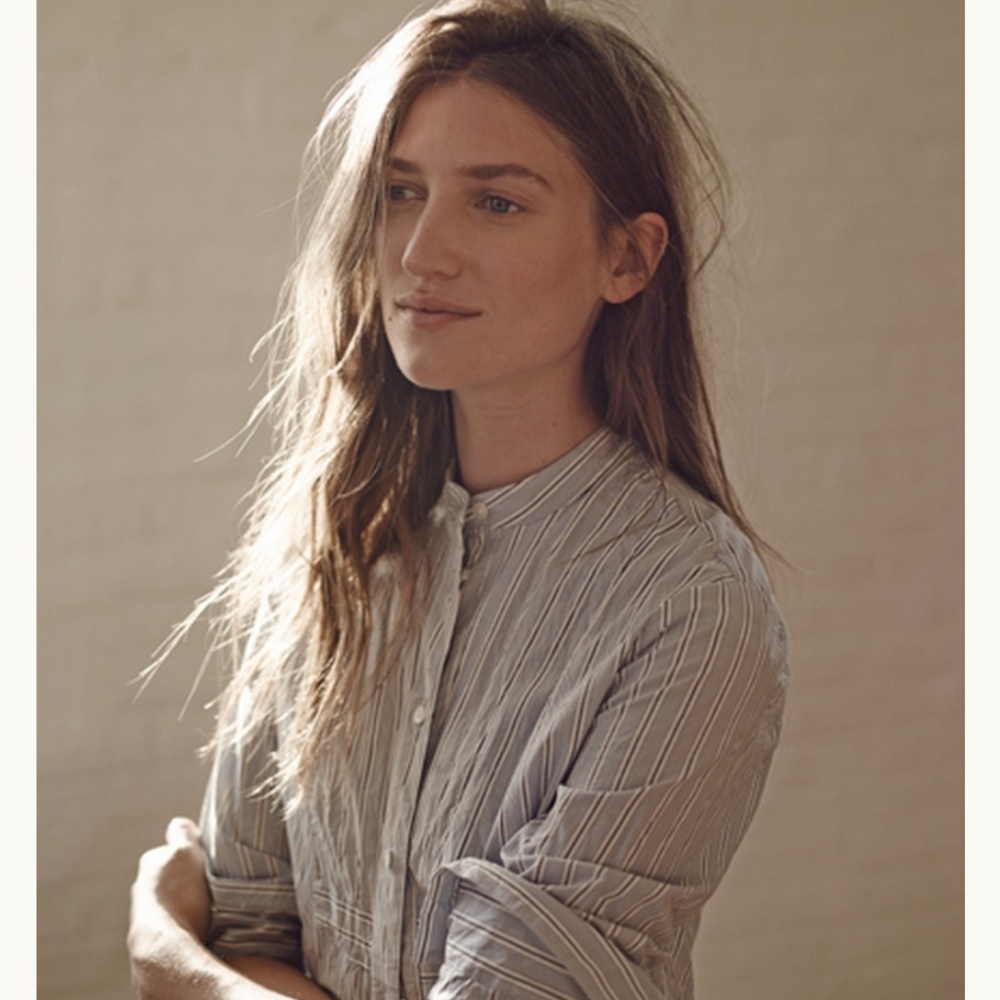 Collarless bibb shirt
