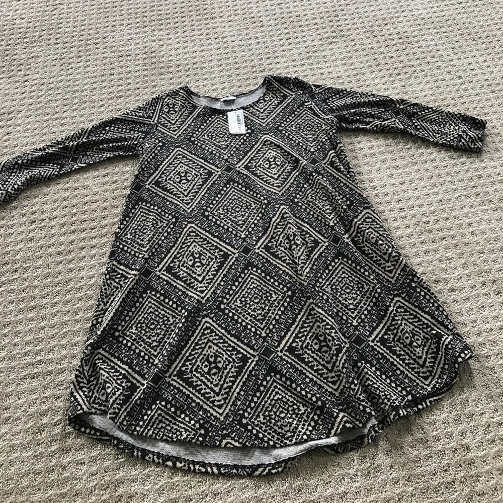 BRAND NEW Long Sleeve Black and cream design dress