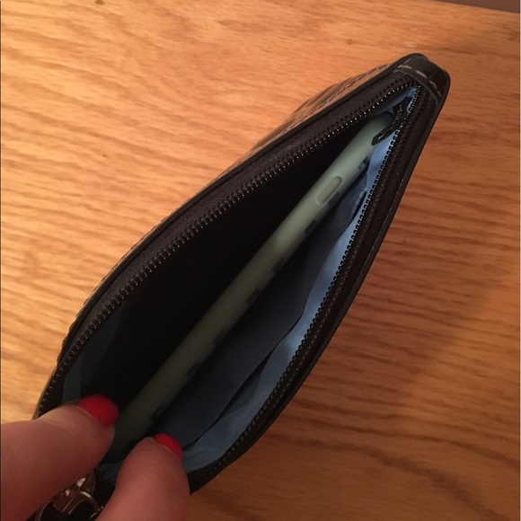 AUTHENTIC COACH BLACK WRISTLET CLUTCH WALLET - Picture 5 of 5