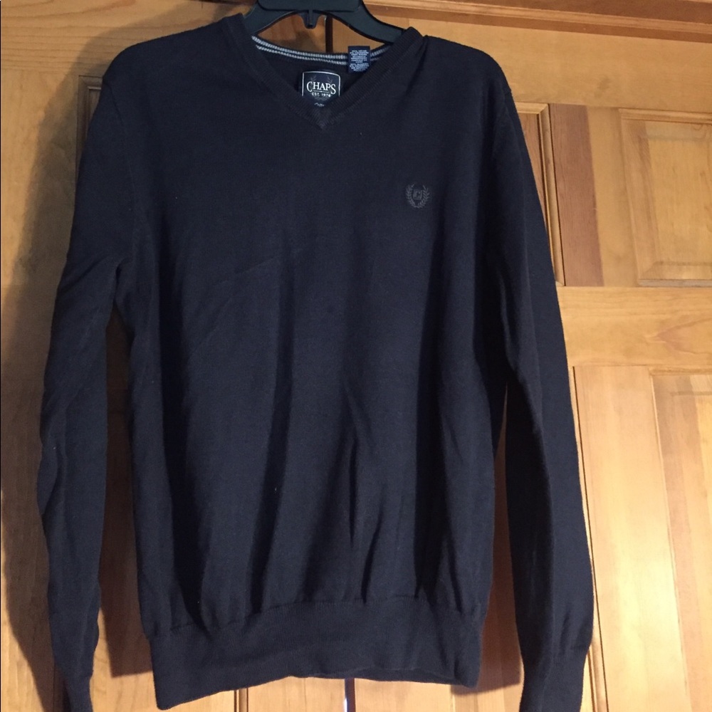 Men's navy v- neck